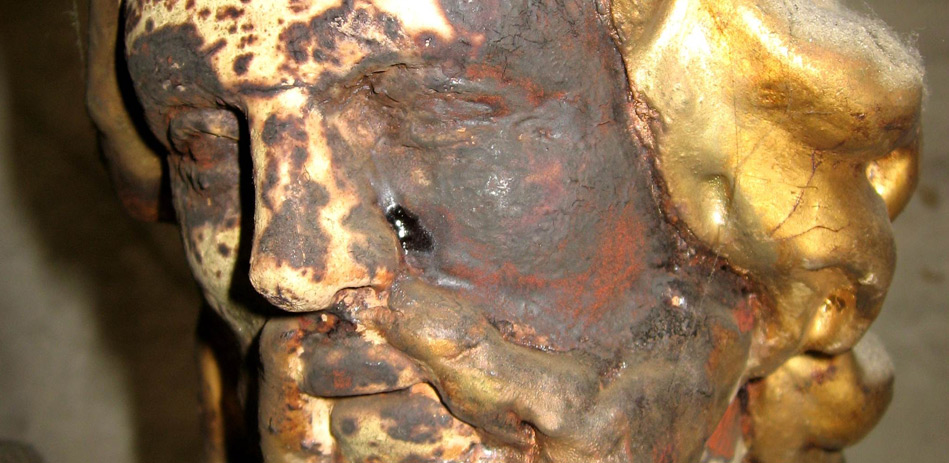 Neutrons help save two valuable wooden figures