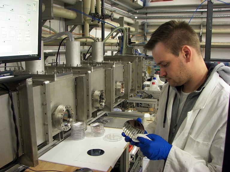Searching for Dark Energy with Neutrons 