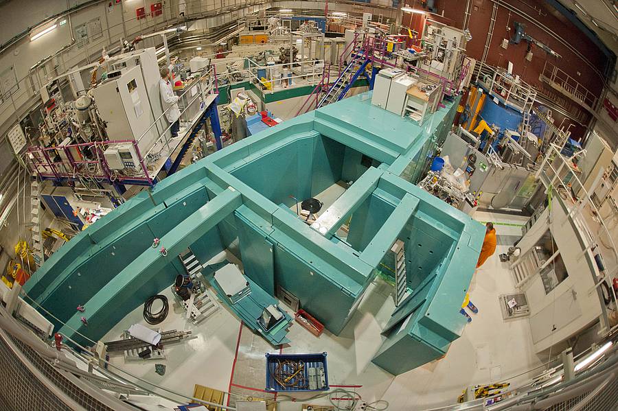 Neutron source back to operation