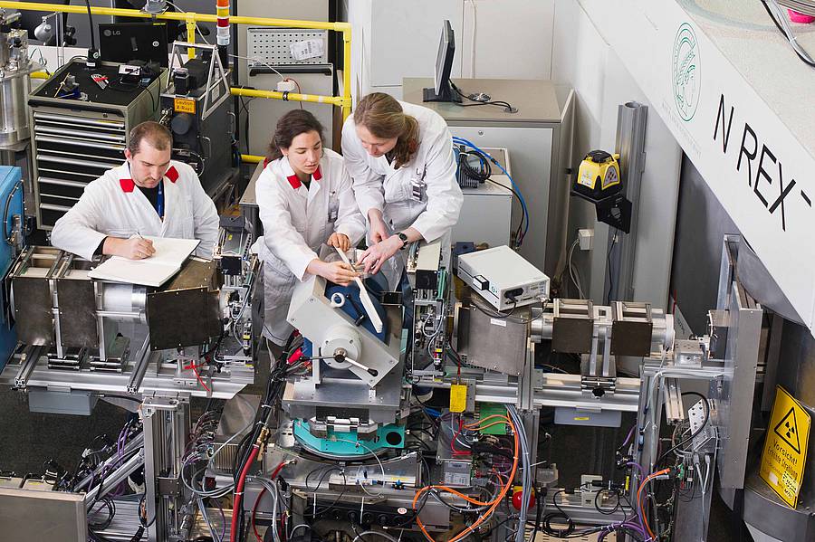 Magnetic neighbour manipulates superconductor