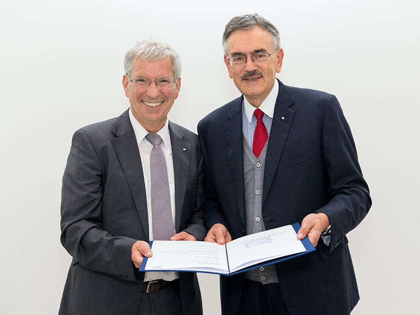 Winfried Petry becomes Emeritus of Excellence